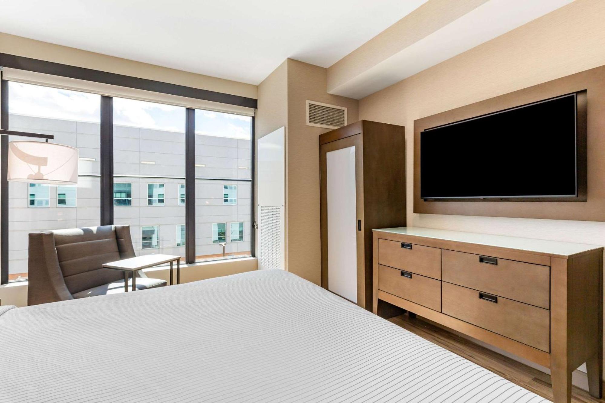 Cambria Hotel New Haven University Area Exterior photo