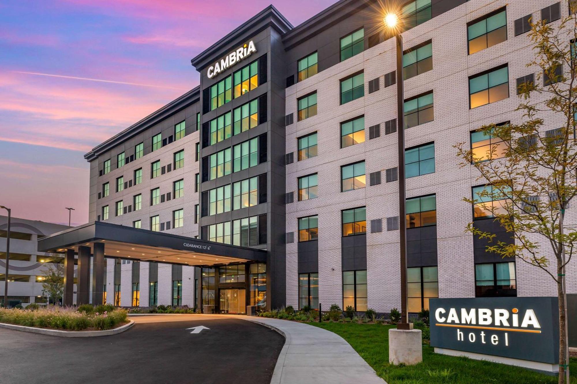 Cambria Hotel New Haven University Area Exterior photo